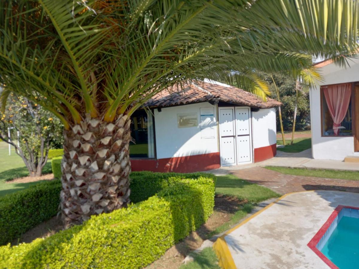Hm Hotel El Rancho Las Margaritas Valle de Bravo Bagian luar foto